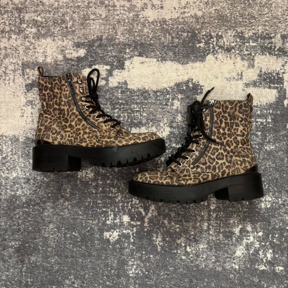 GUESS Boots - Picture 1 of 2